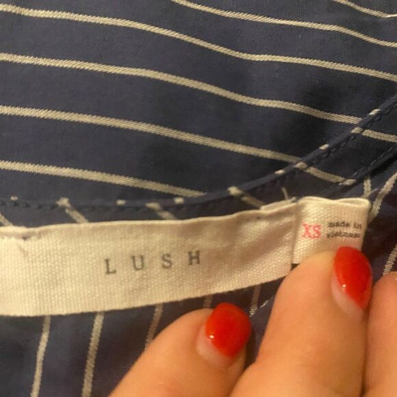 Lush blue with white stripes short sleeve cropped tied front size XS - Picture 6 of 6